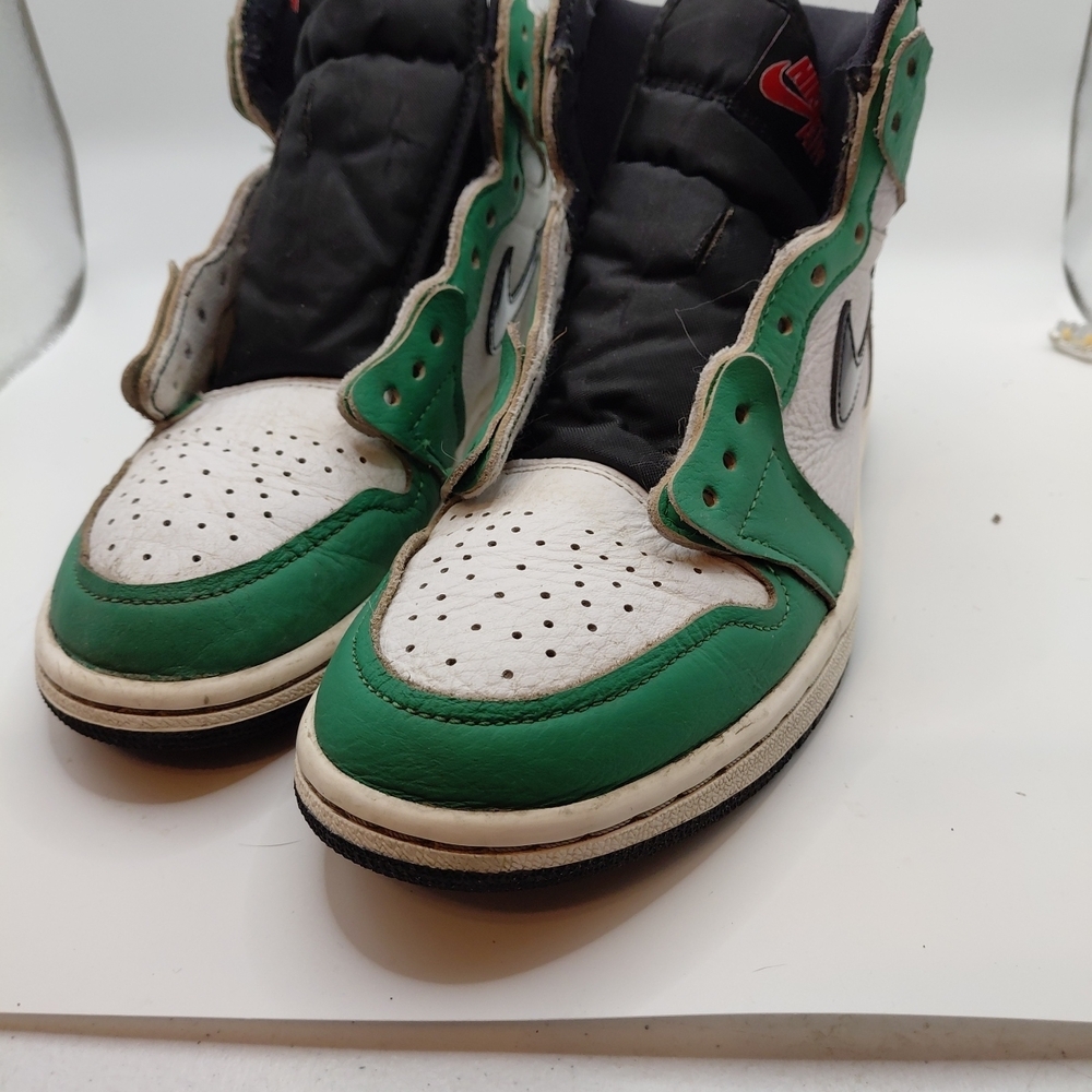 Nike Kids Black, Green, and White Sneakers